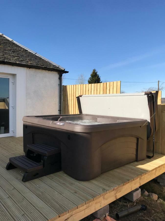 Carriage Cottage Hot Tub Beith Exterior photo